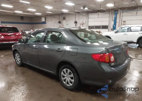 2010 Toyota Corolla z USA, uszkodzony, nr VIN 2T1BU4EE1AC514844